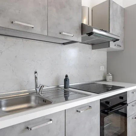 Hostdomus - Outdoor 1 Apartment *